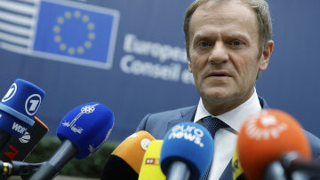 Επανεξελέγη ο Τουσκ στην προεδρία του Ευρωπαϊκού Συμβουλίου