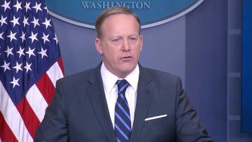 Βίντεο: Αμερικανίδα «προπηλακίζει» τον εκπρόσωπο Τύπου του Τραμπ