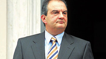 Συνάντηση Κώστα Καραμανλή με την Ντόρα Μπακογιάννη