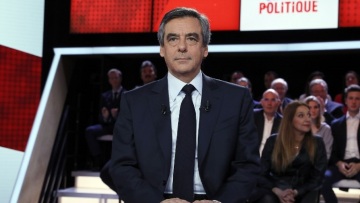 Γαλλία: Ο Φιγιόν κατηγορεί τον Ολάντ ότι συνωμοτεί εναντίον του για να χάσει τις εκλογές