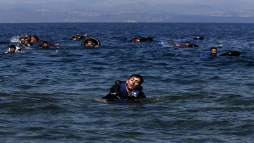 Δώδεκα νεκροί, 3 αγνοούμενοι σε ναυάγιο σκάφους με μετανάστες στο Αιγαίο