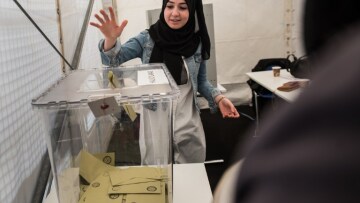 Αυστρία: Μεγάλη προσέλευση των Τούρκων ψηφοφόρων για το δημοψήφισμα