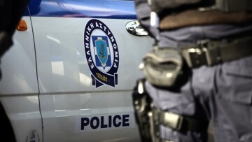 Τρόμος για 13χρονο στο Μεσολόγγι - 15χρονος έβγαλε μαχαίρι και του άρπαξε το κινητό