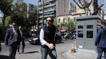 Διπλή υπονόμευση από δανειστές και παλιό πολιτικό σύστημα βλέπει η κυβέρνηση