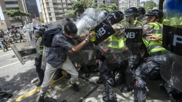 Βενεζουέλα: Συγκρούσεις μεταξύ των δυνάμεων ασφαλείας και διαδηλωτών 