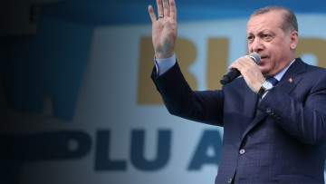 Παραλήρημα Ερντογάν: Εμείς ήμασταν που ρίξαμε τους Έλληνες στη θάλασσα