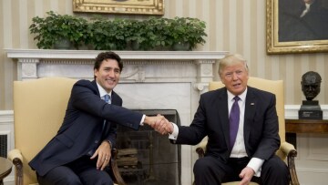 Και ο Τριντό στηρίζει Τραμπ για την πυραυλική επίθεση στη Συρία