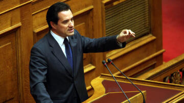 Γεωργιάδης: Να με πάτε στο ειδικό δικαστήριο, θα σας κάνω ρεζίλι των σκυλιών