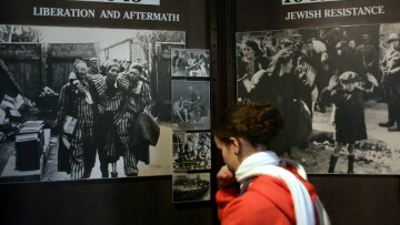 Το ίδρυμα μνήμης του Ολοκαυτώματος εκφράζει «βαθιά ανησυχία» για τις δηλώσεις του Σον Σπάισερ