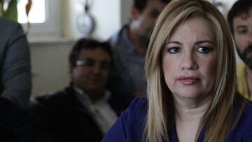 Γεννηματά: Το Φως της Ανάστασης να μας γεμίσει ελπίδα