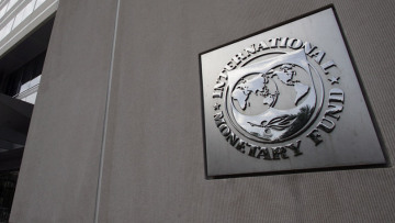 Έρχονται κι άλλα μέτρα: Κενό 2,7 δισ. ευρώ το 2018 «βλέπει» το ΔΝΤ