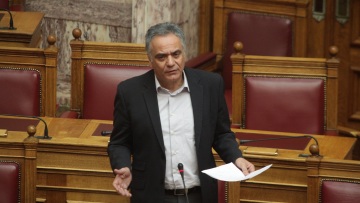 Ο Σκουρλέτης φέρνει ρύθμιση για... εξπρές και μαζικές μονιμοποιήσεις συμβασιούχων