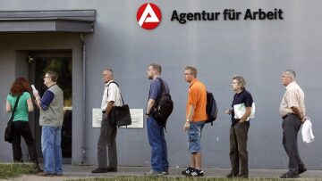 Ακόμα περισσότερο κι από όσο περίμεναν έπεσε η ανεργία στην Γερμανία τον Απρίλιο