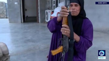 Βίντεο: Δείτε τις γιαγιάδες αντάρτισσες του Ιράκ που πήραν τα όπλα ενάντια στους τζιχαντιστές