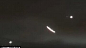 Βίντεο: UFO στον ουρανό της Γαλλίας - Μυστήριο με επαναλαμβανόμενο φως