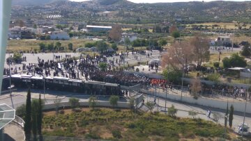 Πανθεσσαλικό: Οπαδοί πηδάνε από φράχτες!