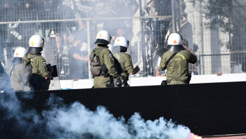 Το χρονικό της βίας στον τελικό του κυπέλλου μεταξύ ΑΕΚ-ΠΑΟΚ σε ένα βίντεο