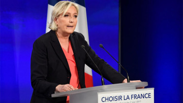 Αναγνώρισε τη νίκη Μακρόν η Μαρίν Λεπέν