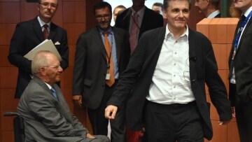 «Μαχαίρι» χωρίς έλεος σε συντάξεις, φοροαπαλλαγές και επιδόματα στο «τελικό» Μνημόνιο