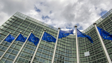 Κομισιόν: Υποβαθμίζει τις εκτιμήσεις της για την ανάπτυξη φέτος στην Ελλάδα στο 2,1%