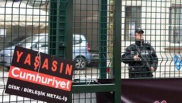 Τουρκία: Υπό κράτηση ο αρχισυντάκτης της ηλεκτρονικής έκδοσης της Cumhuriyet