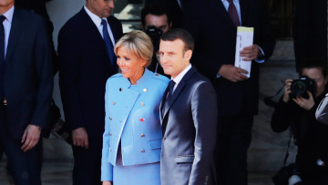 Γαλλία: Ο Ολάντ παρέδωσε στον Μακρόν κάτω από δρακόντεια μέτρα ασφαλείας