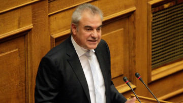 Μπγιάλας (ΣΥΡΙΖΑ): Εμείς χρεώσαμε 7.000 ευρώ κάθε οικογένεια, αλλά οι προηγούμενοι ξεπέρασαν τις 100.000