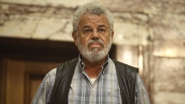 Μανιός στη Βουλή: «Παρακαλώ κύριοι συνάδελφοι, γιατί πεινάω κιόλας!»