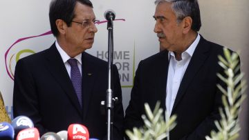 Διαφώνησαν Αναστασιάδης-Ακιντζί και πλέον ο Άιντα αναλαμβάνει ρόλο διαμεσολαβητή