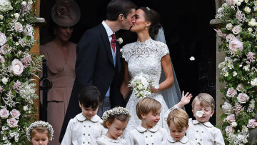 Παντρεύτηκε η Pippa Middleton - Δείτε το πρώτο «επίσημο» φιλί