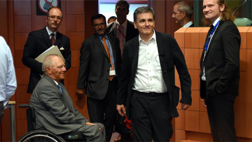 Βερολίνο: Στα «καλά χέρια» του Σόιμπλε οι αποφάσεις του Eurogroup