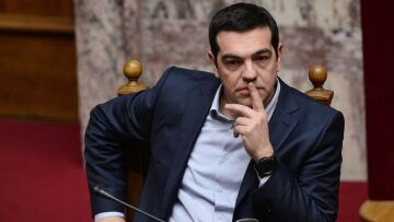 Αγωνία στην κυβέρνηση που περιμένει δεσμεύσεις για το χρέος από το Eurogroup