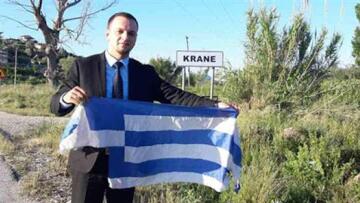 Νέα πρόκληση από Αλβανούς εθνικιστές: Κατέβασαν και ποδοπάτησαν την ελληνική σημαία