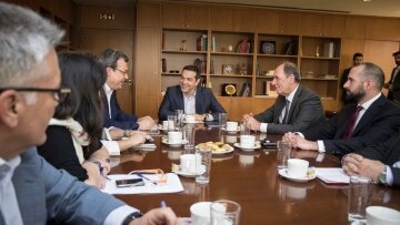 Τσίπρας: Ο βαρύς χειμώνας έφερε αυξημένους λογαριασμούς ΔΕΗ