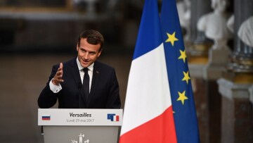 Ειρωνική απάντηση της διευθύντριας των ρωσικών μέσων στον Μακρόν