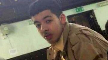 Νέα φωτογραφία από τον «καμικάζι» στο Μάντσεστερ: Ο Σαλμάν Αμπέντι με μπλε βαλίτσα