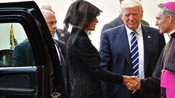 Η υπόσχεση της Μελάνια να επισκεφθεί την πατρίδα της όταν βρει χρόνο 