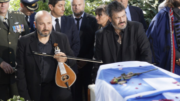 Σε Ψηλό Βουνό, σε ριζιμιό χαράκι, κάθεται εν'αητός: Ο χαιρετισμός της Κρήτης στον Κωνσταντίνο Μητσοτάκη