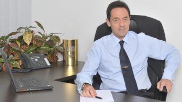 O Μάικ Σπανός πιθανός υποψήφιος του ΑΚΕΛ στις προεδρικές εκλογές της Κύπρου