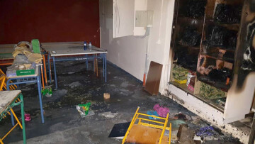 Άγνωστοι έβαλαν φωτιά σε σχολείο στο Παλαιό Φάληρο