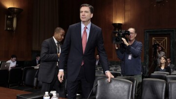 ΗΠΑ: Ο Κόμεϊ καταθέτει και παίρνει εκδίκηση από τον Τράμπ