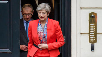 Βρετανία: Η Τερέζα Μέι στη Βασίλισσα για να σχηματίσει κυβέρνηση