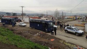 Τραυματίστηκε οκτάχρονο αγόρι από ανταλλαγή πυρών σε καταυλισμό Ρομά στη Θήβα