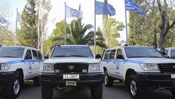 Στο Μενίδι και το Ζεφύρι με 20ετίας Land Cruiser από το Κόσοβο...