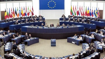Το Ευρωπαϊκό Κοινοβούλιο ζητά πρωτοβουλίες για «αμοιβαία αποδεκτή λύση στο ζήτημα της ονομασίας» της ΠΓΔΜ