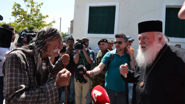 Αρχιεπίσκοπος Ιερώνυμος: Η Εκκλησία θα βοηθήσει όπως μπορεί τους σεισμοπαθείς της Λέσβου