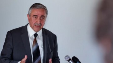 Κυπριακό: Με αποφασιστικότητα και βούληση για λύση ο Ακιντζί στη διάσκεψη  