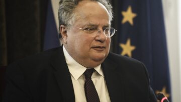 Λύπη για την απώλεια του Χέλμουτ Κολ εκφράζει το ΥΠΕΞ