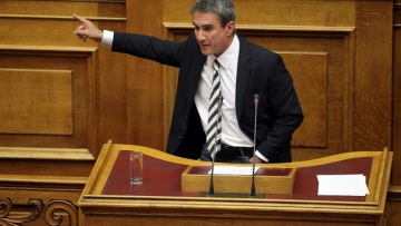 Λοβέρδος ξαναρωτά Τσακαλώτο για τα λαθραία τσιγάρα 