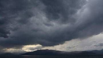 Σε ισχύ το έκτακτο δελτίο της ΕΜΥ - Βροχές και καταιγίδες σήμερα 